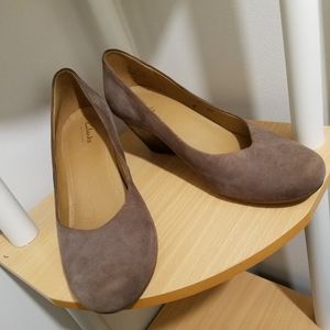 ❤ Clarks Suede Wedge Heel - 9.5M